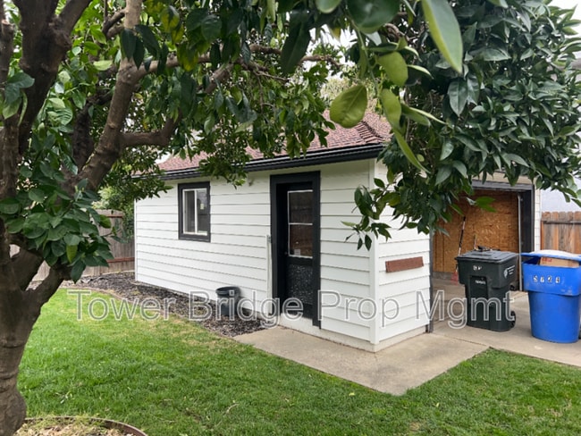 Building Photo - 5724 Callister Ave