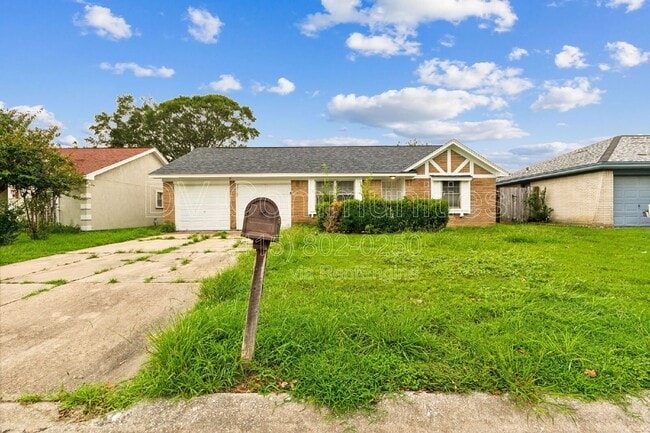 Building Photo - 700 Meadowglen Dr