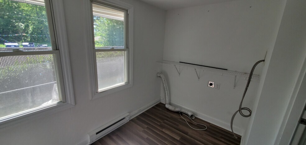 Entrance Room - 4 Katherine Rd