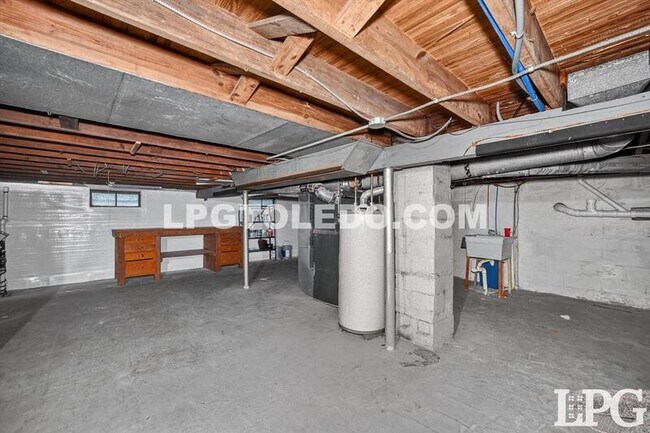 Building Photo - 2428 Bucklew Dr