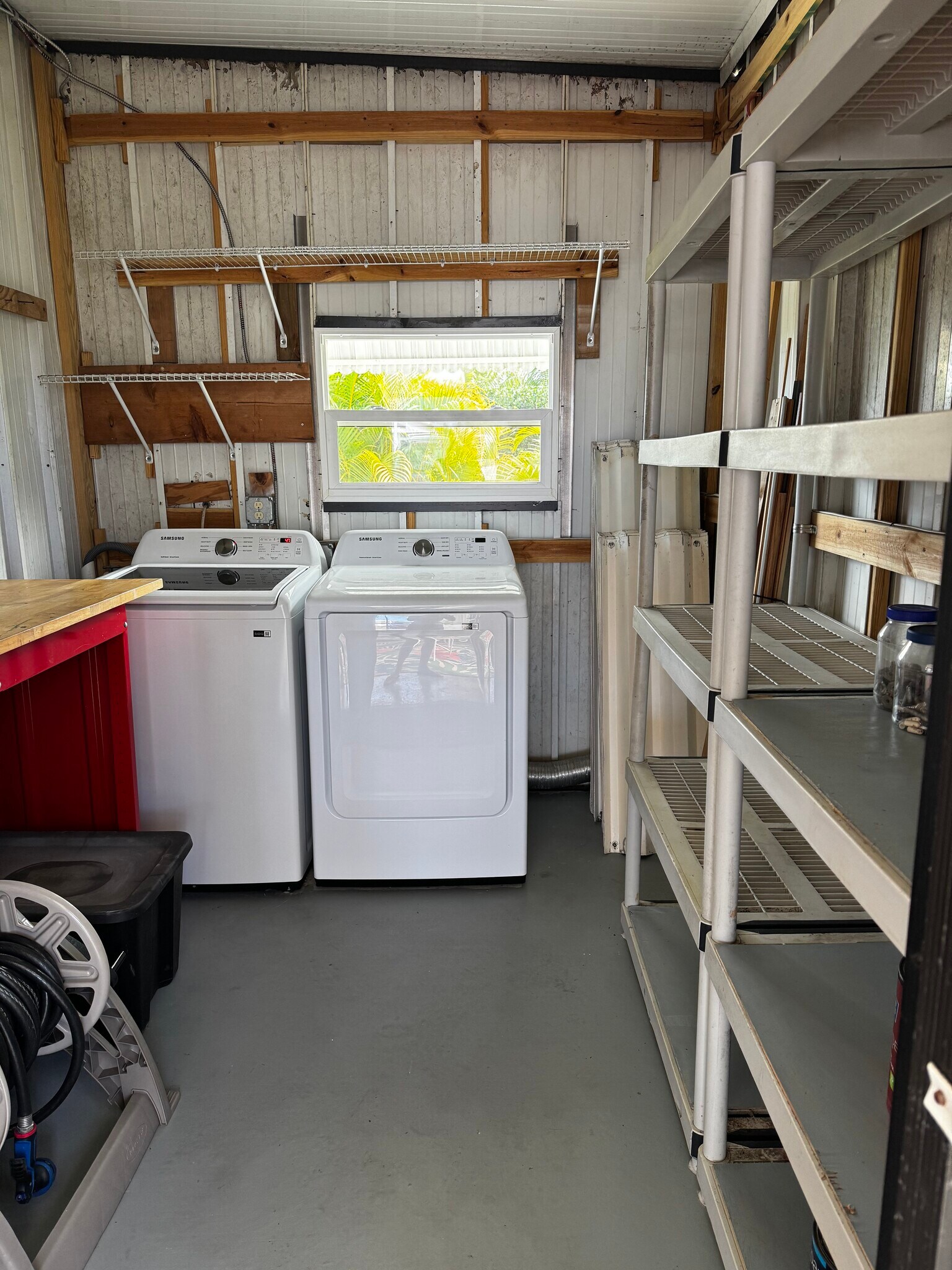 Building Photo - 10 Lake Diane Dr