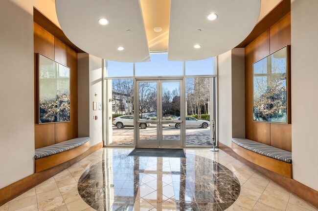 Building Photo - Gorgeous 1B/1B in Heart of Buckhead!