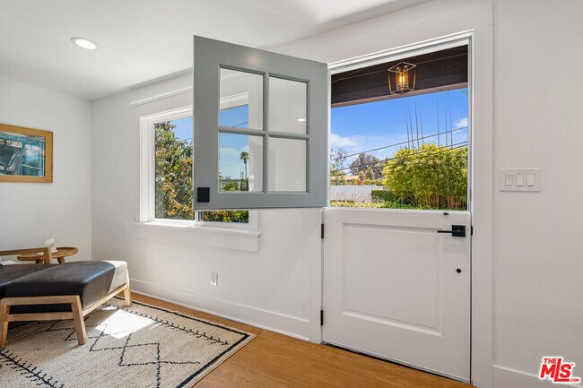 Building Photo - 2217 Scott Ave