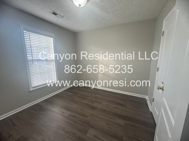 Building Photo - Spacious 3-Bedroom Home for Rent in Hope M...