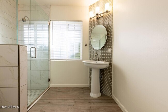 Building Photo - 8322 E Wilshire Dr