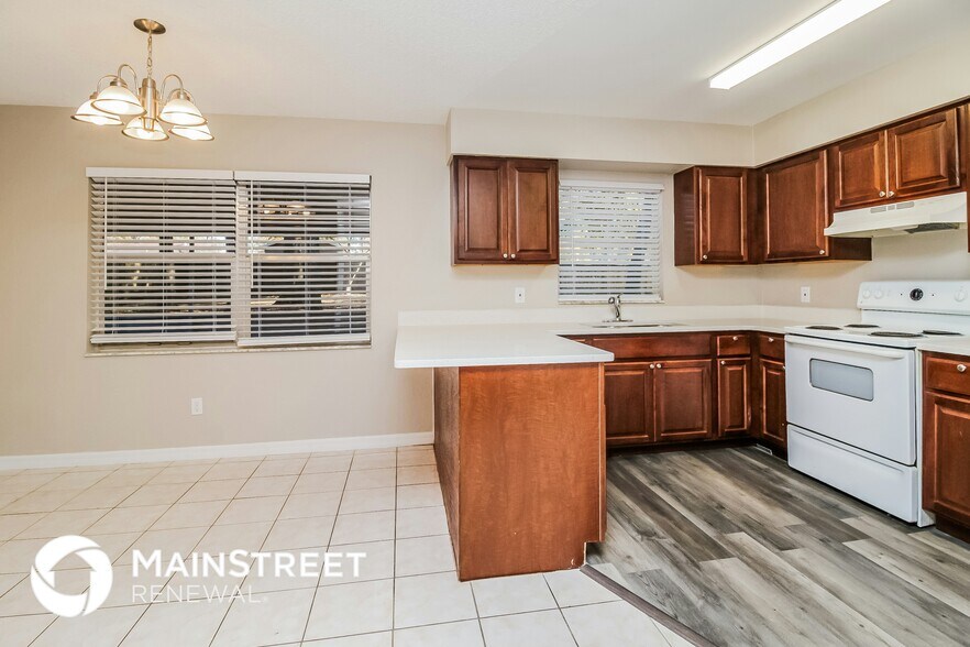 Building Photo - 1655 Margaret St