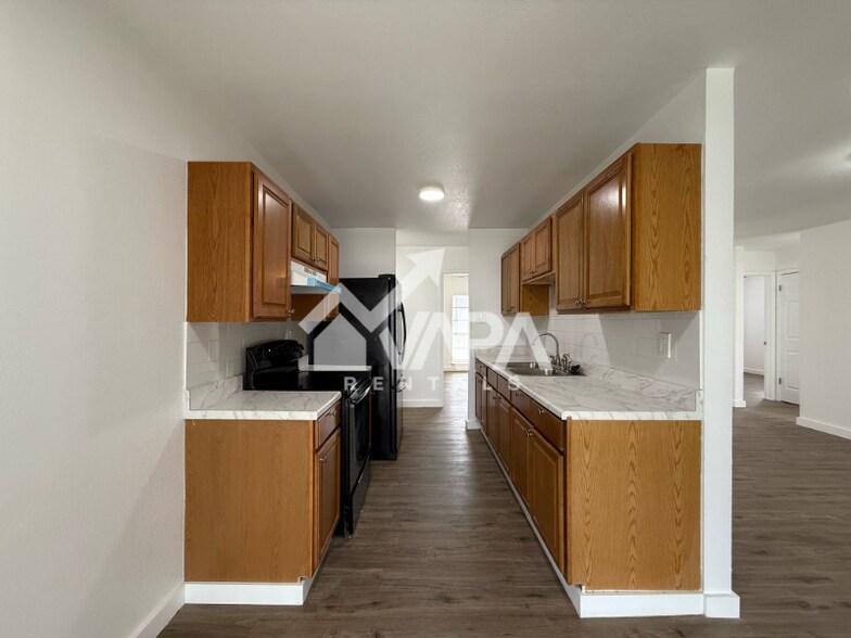 Building Photo - 10815 Green Heights Dr