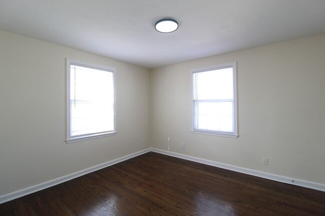 Building Photo - 508 E 27th Ave