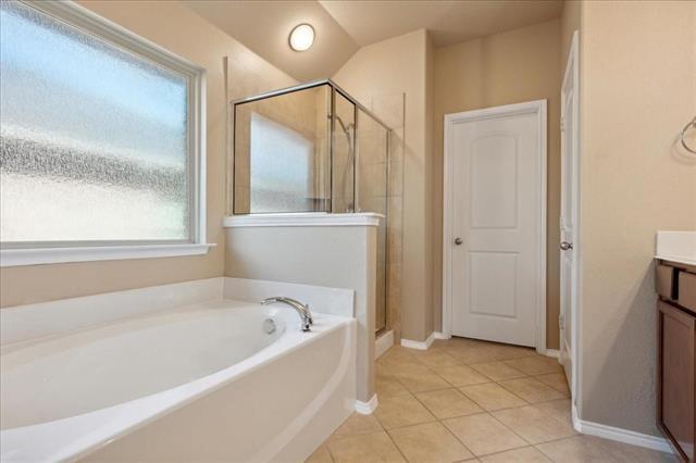 Building Photo - 1306 Lasso Dr