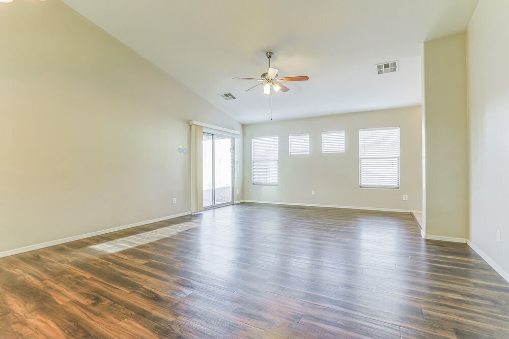 Building Photo - 11457 W Rio Vista Ln