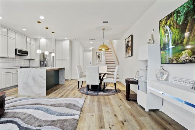 Building Photo - 183 S Prairie Ave