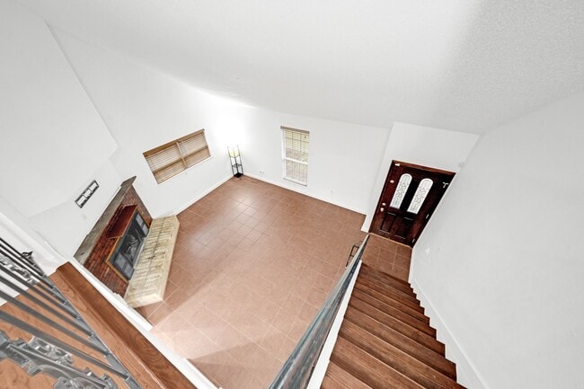 Building Photo - 635 Walston Ln