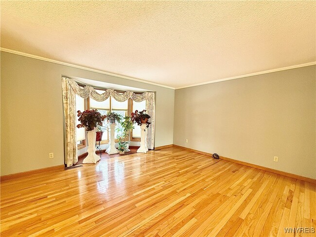 Building Photo - 8 Hummingbird Ln