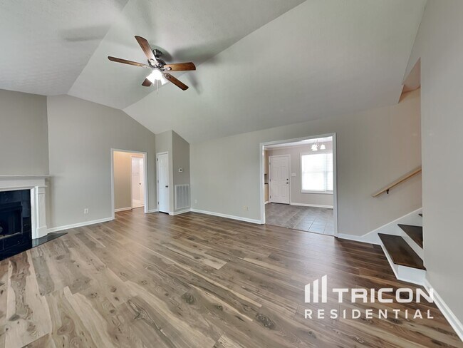 Building Photo - 576 Deer Path