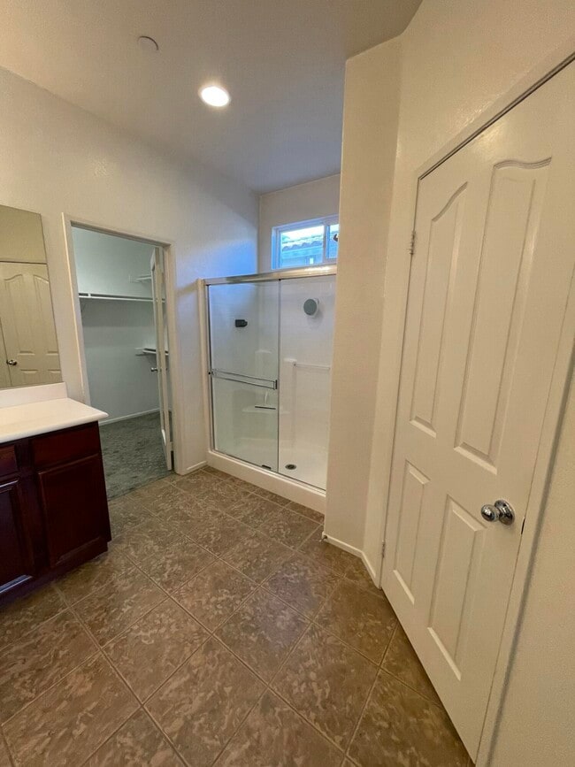 Building Photo - 1122 Oro Ridge