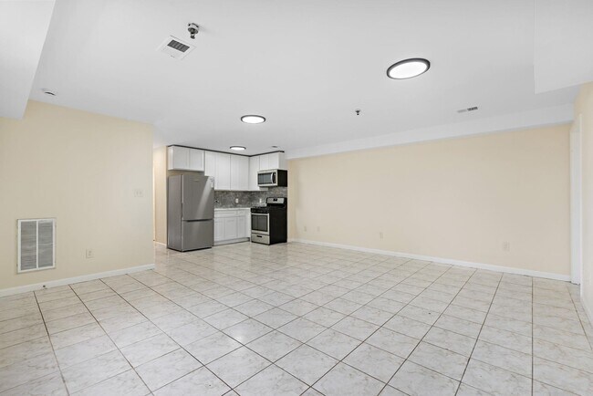 Building Photo - 587 70TH St
