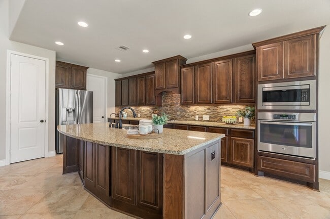 Building Photo - 138 Meadow Run Dr