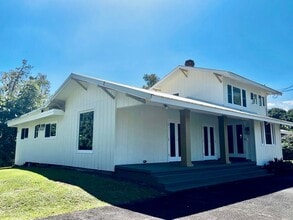 Building Photo - 3 Bedroom plus Office and 2.5 Bath for ren...