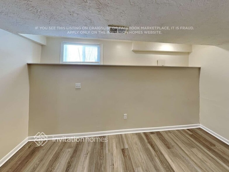 Building Photo - 18900 E Chaffee Pl