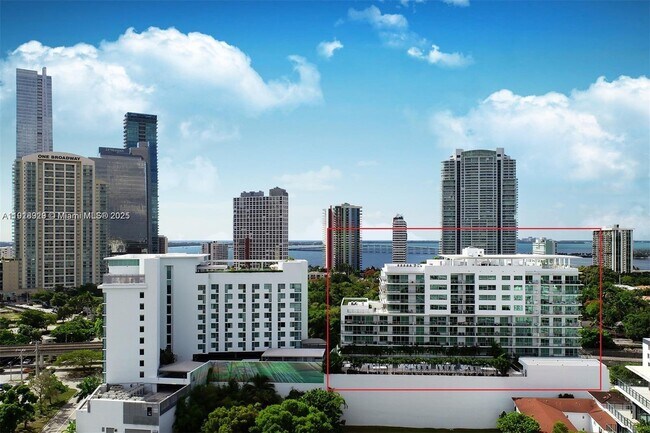 Building Photo - 1600 SW 1st Ave