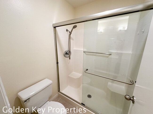 Building Photo - End-unit condo in the Villas of Calavera H...