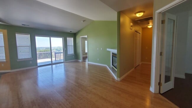 Building Photo - 2452 N Rhode Island Ct