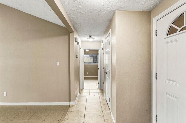 Building Photo - 408 Bay Ridge Dr