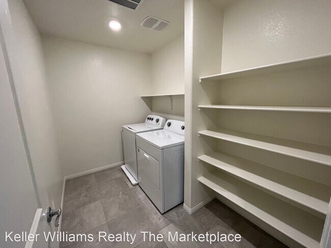 Building Photo - 4 br, 3 bath House - 428 Larksong Ave