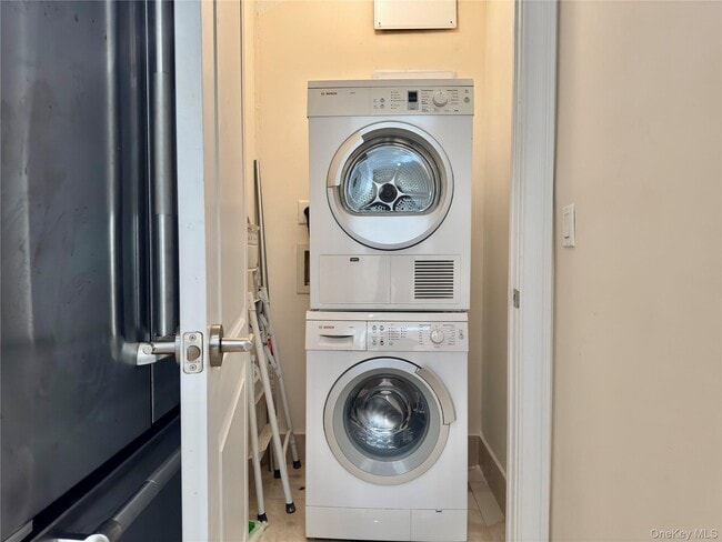 Building Photo - 63-36 99th St