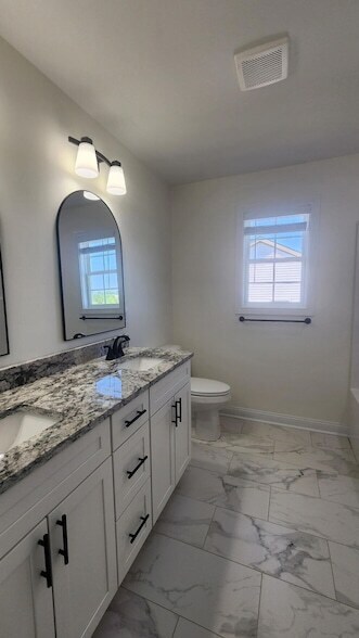 Building Photo - 929 Olympic Ct