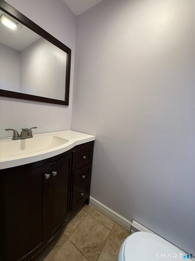 Building Photo - 32 Upper Pattagansett Rd