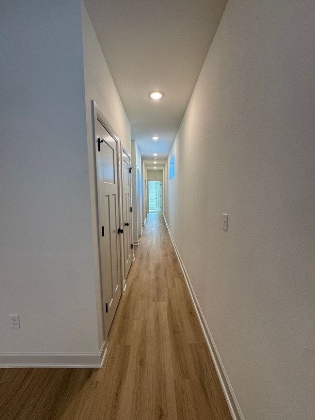 Building Photo - 3 Bed | 2 Bath Luxury Duplex | The Flats o...