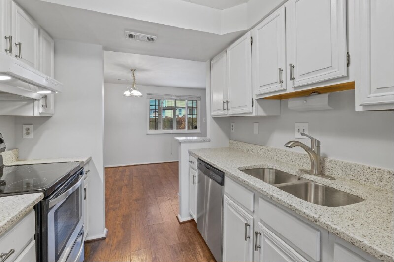 Building Photo - 119 Fairfield Dr