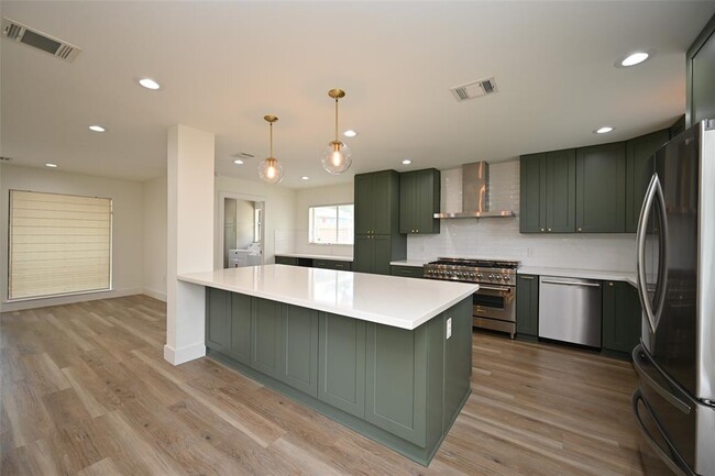 Building Photo - 3007 Maple Grove Ln
