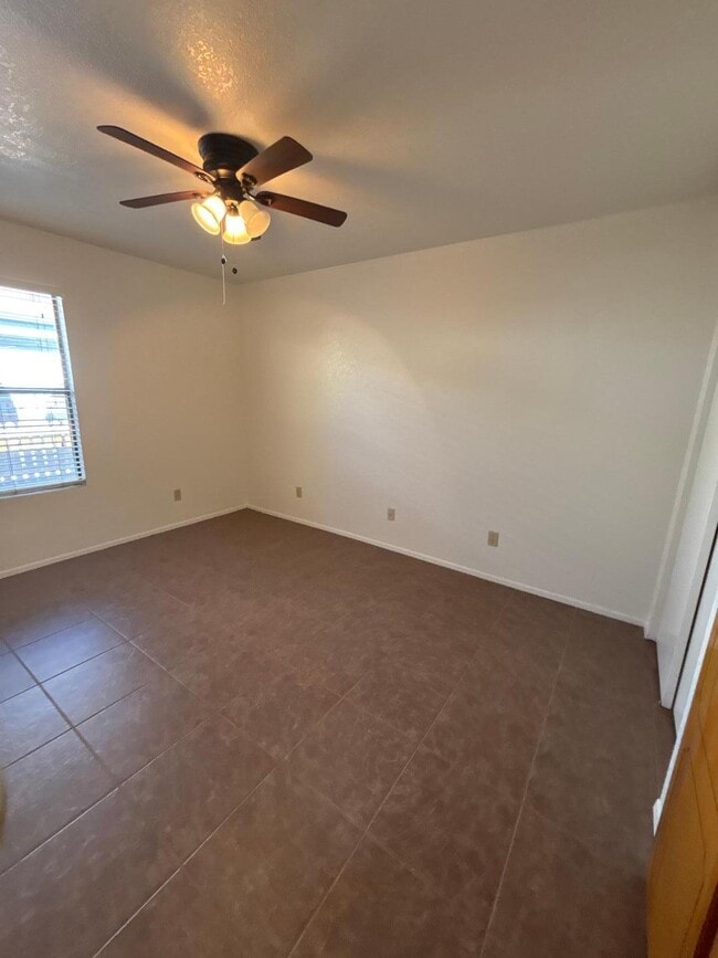 Building Photo - 840 S Main St