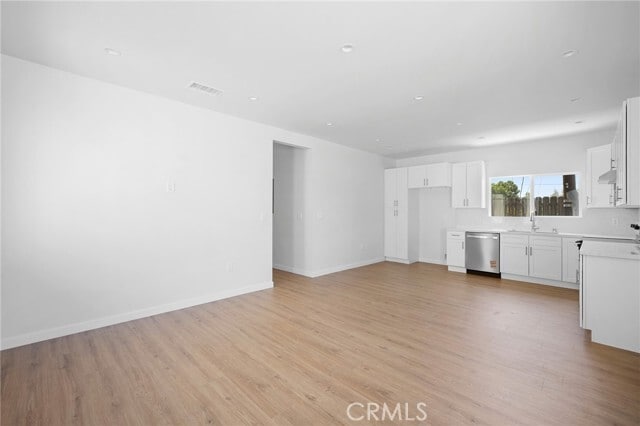 Building Photo - 10939 Nassau Ave