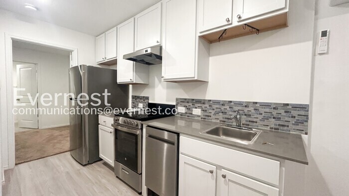 Building Photo - 7037 Elm Cv