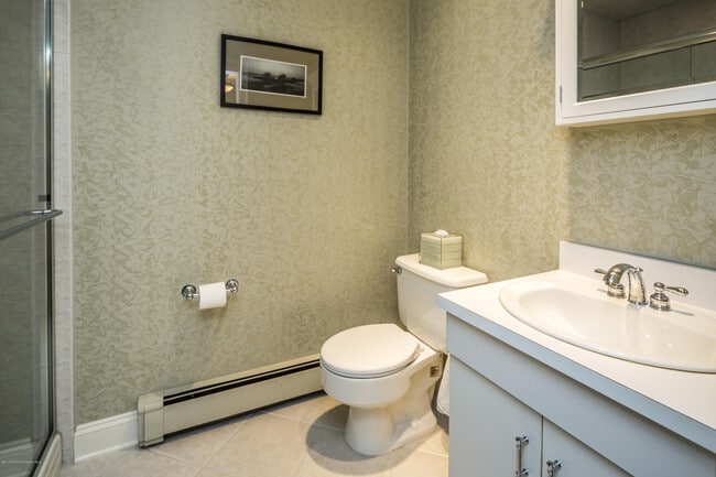 Building Photo - 41 White St