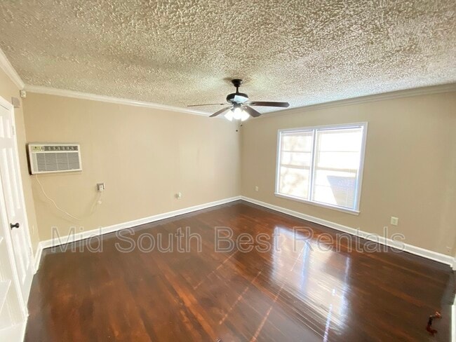 Building Photo - 1796 Nelson Ave