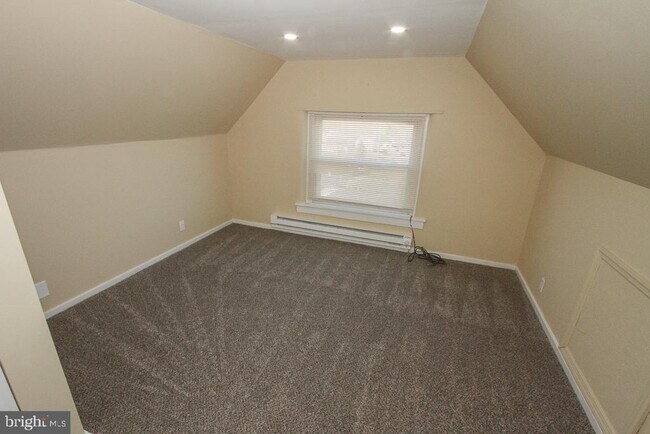 Building Photo - 700 Main St