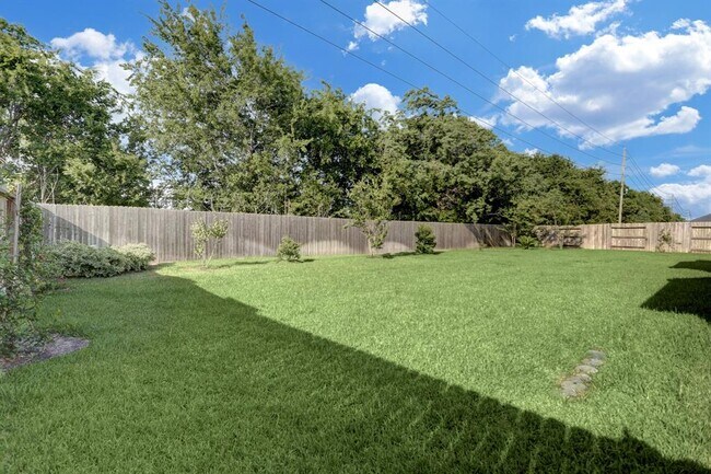 Building Photo - 511 Bonbrook Ln