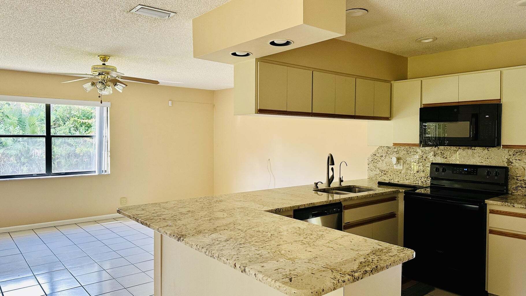 Building Photo - 11952 60th St N