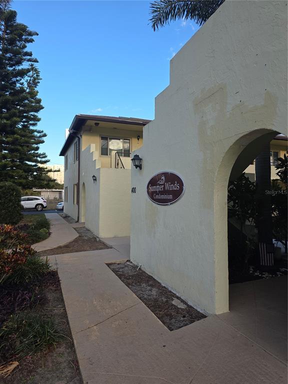 Building Photo - 400 Oakridge Blvd