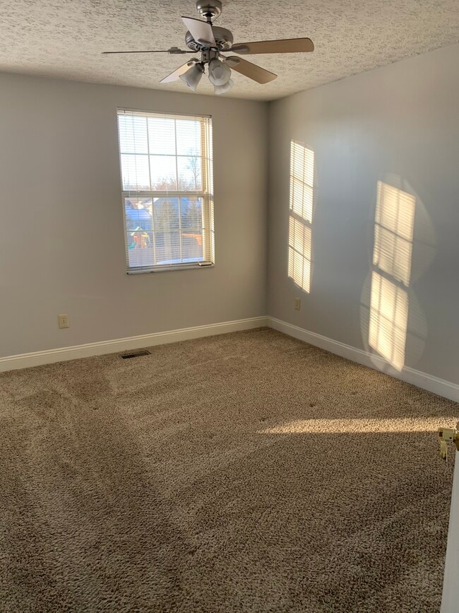 Building Photo - 9012 Ellersly Dr