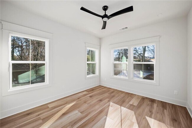 Building Photo - 3784 Pine Needle Dr NW