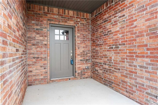 Building Photo - 7302 SW Walnut Grv Ave