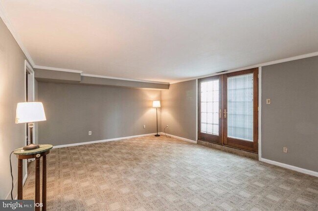 Building Photo - 6738 Emlen St