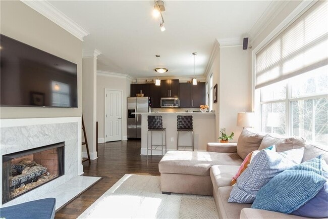 Building Photo - 1155 Glenridge Pl NE