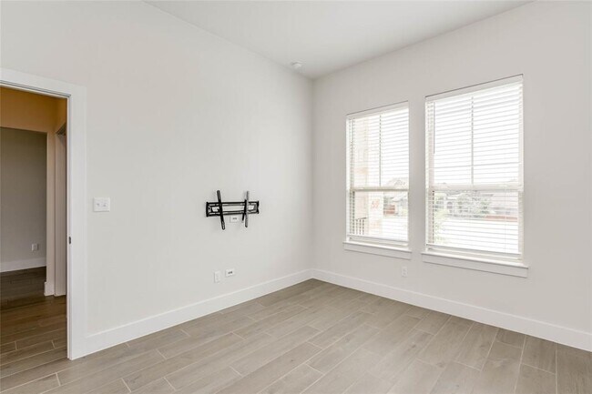 Building Photo - 5417 Flowing Brk Cv