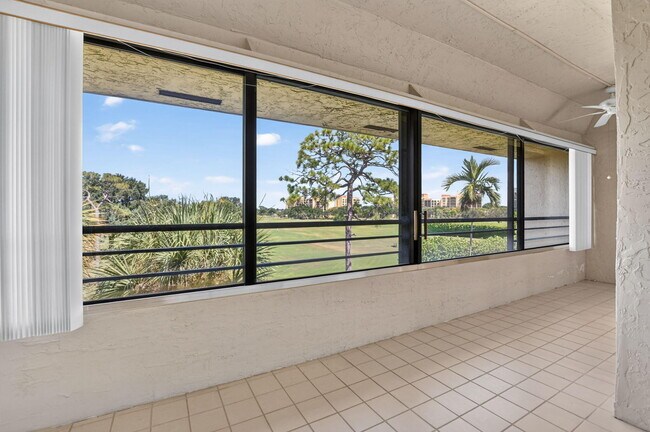 Building Photo - 7460 La Paz Blvd